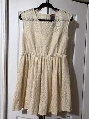 Moon Collection Cream Lace Sleeveless Fit-and-Flare Dress / Babydoll - L